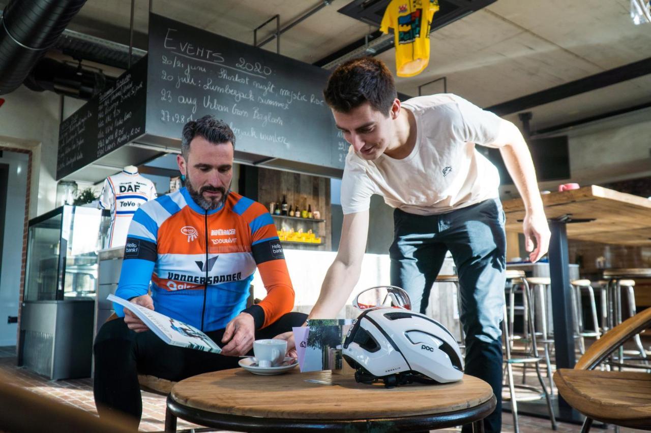 Cafe Coureur Borgloon Hotel Eksteriør billede